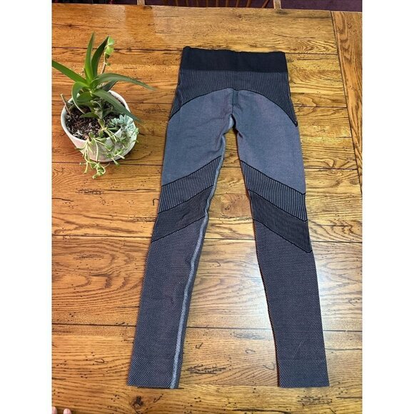 Athleta L51 Gray Flurry Base Layer Seamless Athletic Leggings S NWOT - Picture 6 of 8